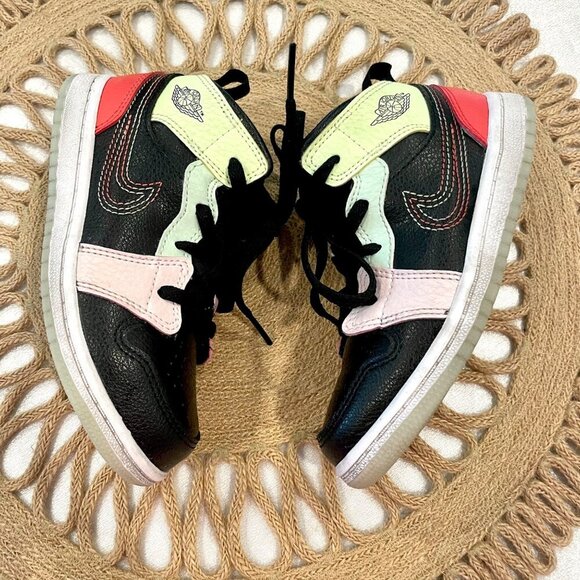 Nike Air Jordan 1 Mid Se GS  Av5174 Sneakers Black Ember Glow Barely Volt 10C - Picture 5 of 10